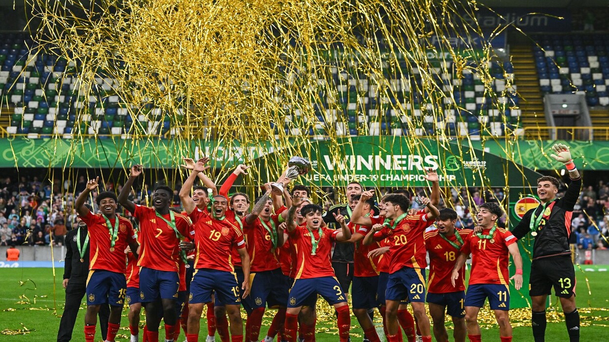 Spain "slay" the roosters of France to win the "Euro Youth" title