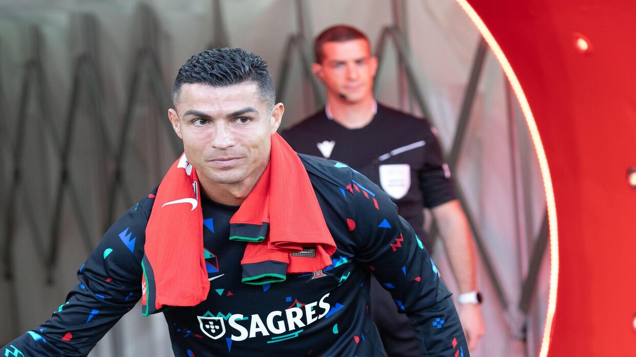 How much will Cristiano Ronaldo earn from his "YouTube" channel?